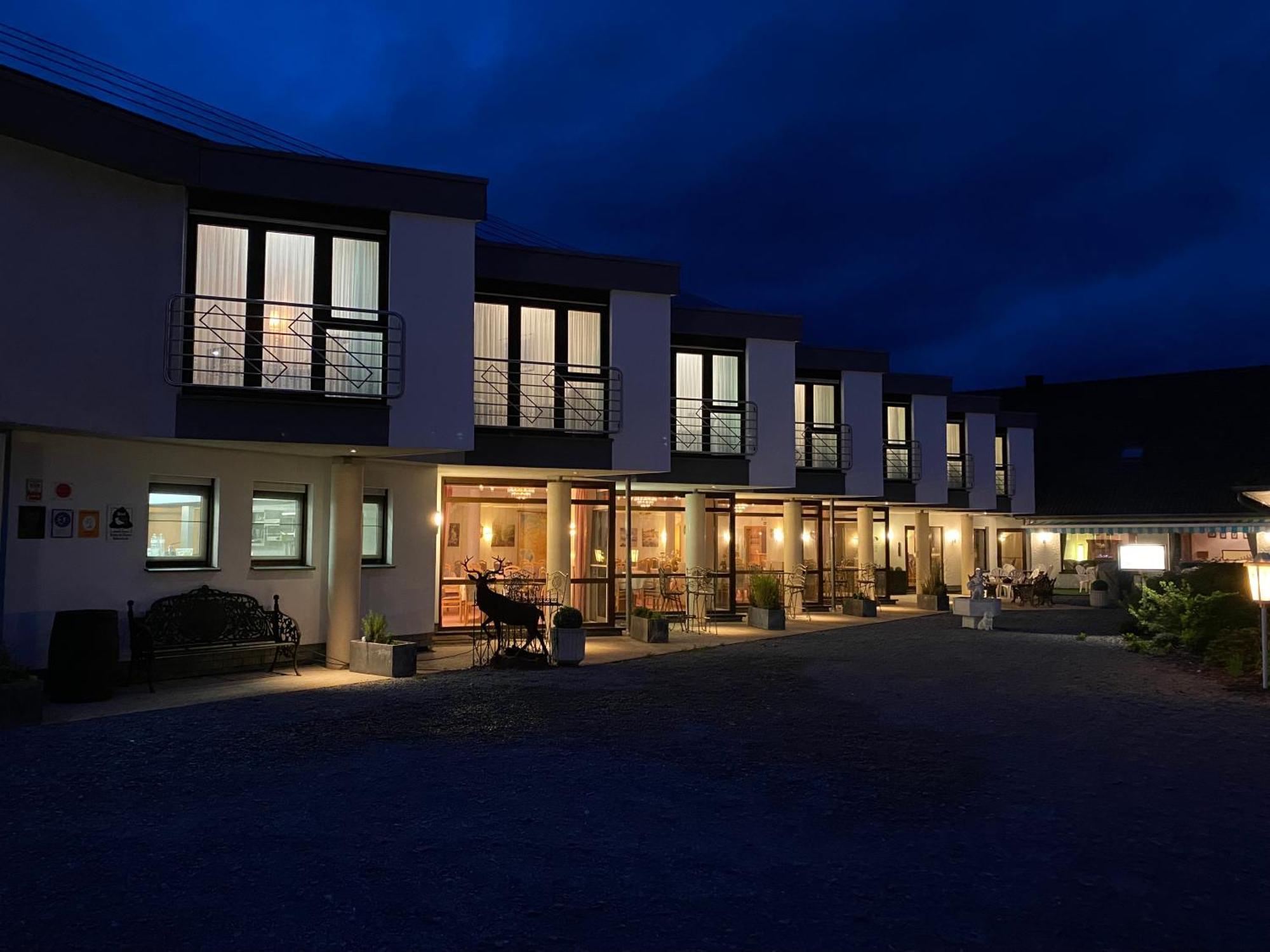 Hotel Altitude บวร์ก-รอยลานด์ ภายนอก รูปภาพ