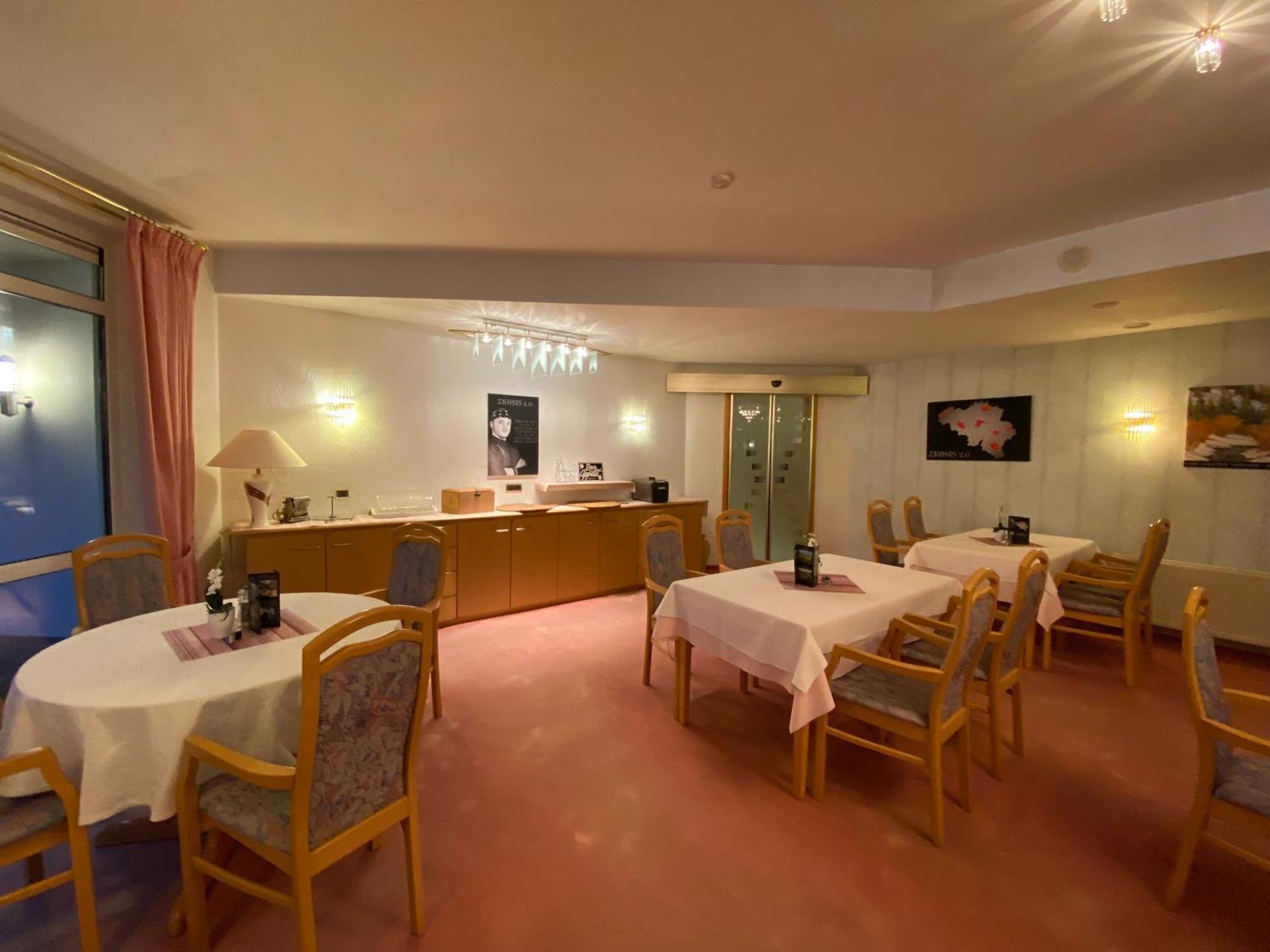 Hotel Altitude บวร์ก-รอยลานด์ ภายนอก รูปภาพ