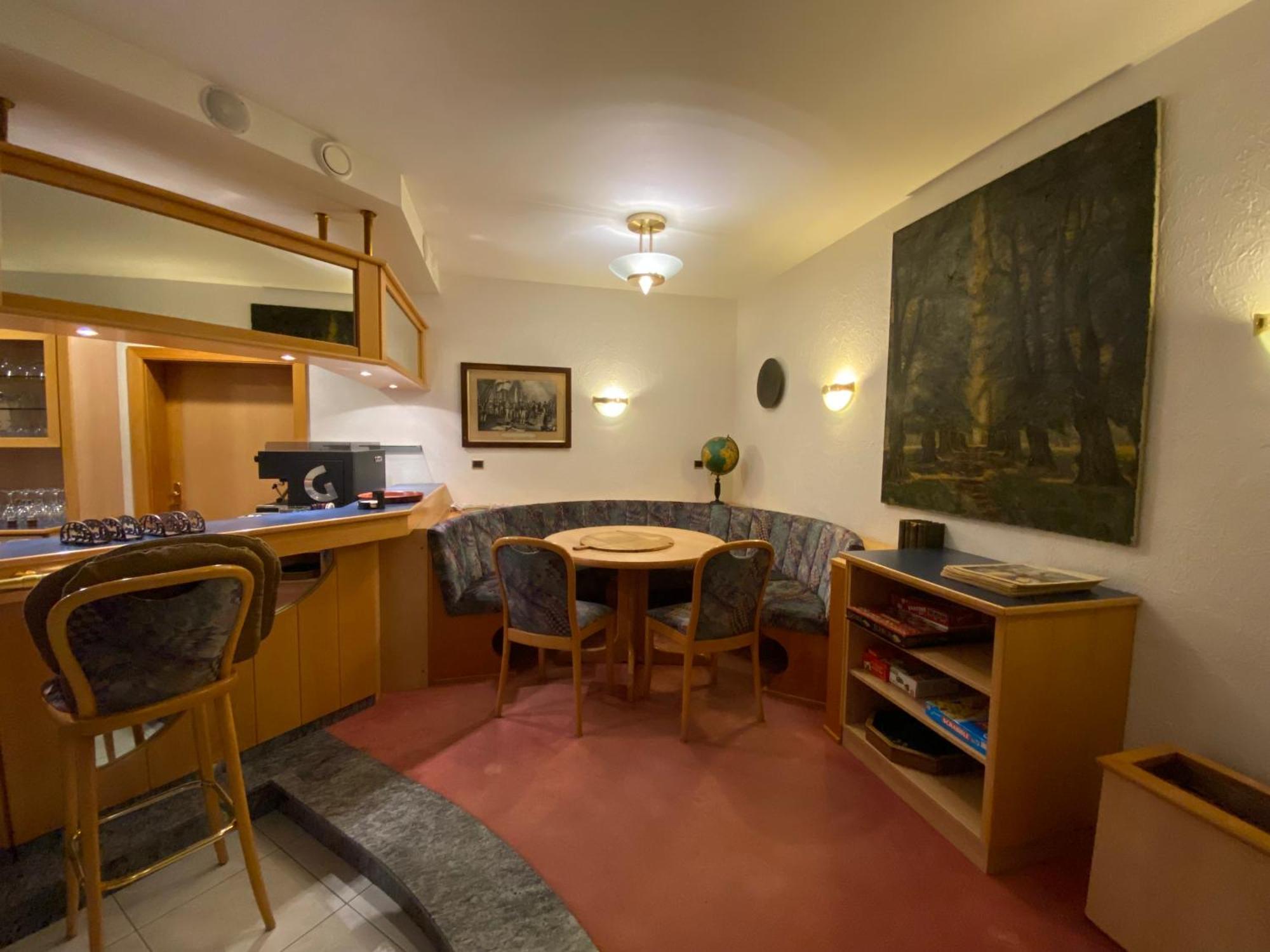 Hotel Altitude บวร์ก-รอยลานด์ ภายนอก รูปภาพ