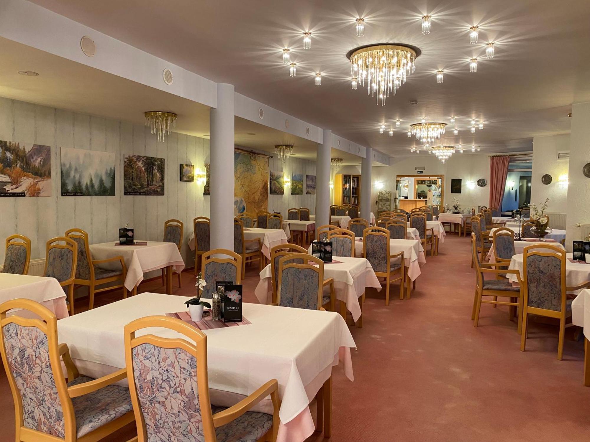 Hotel Altitude บวร์ก-รอยลานด์ ภายนอก รูปภาพ
