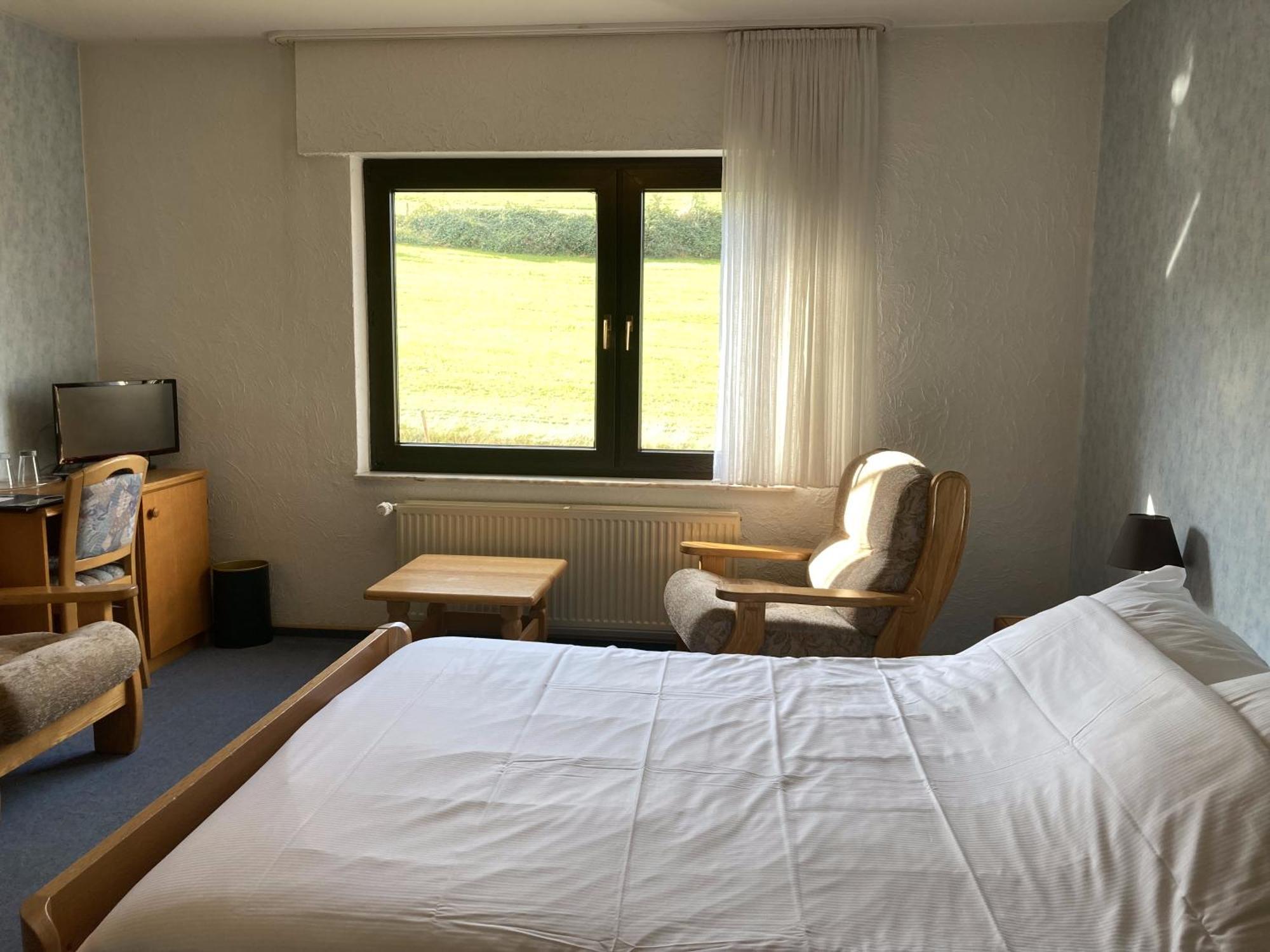 Hotel Altitude บวร์ก-รอยลานด์ ภายนอก รูปภาพ