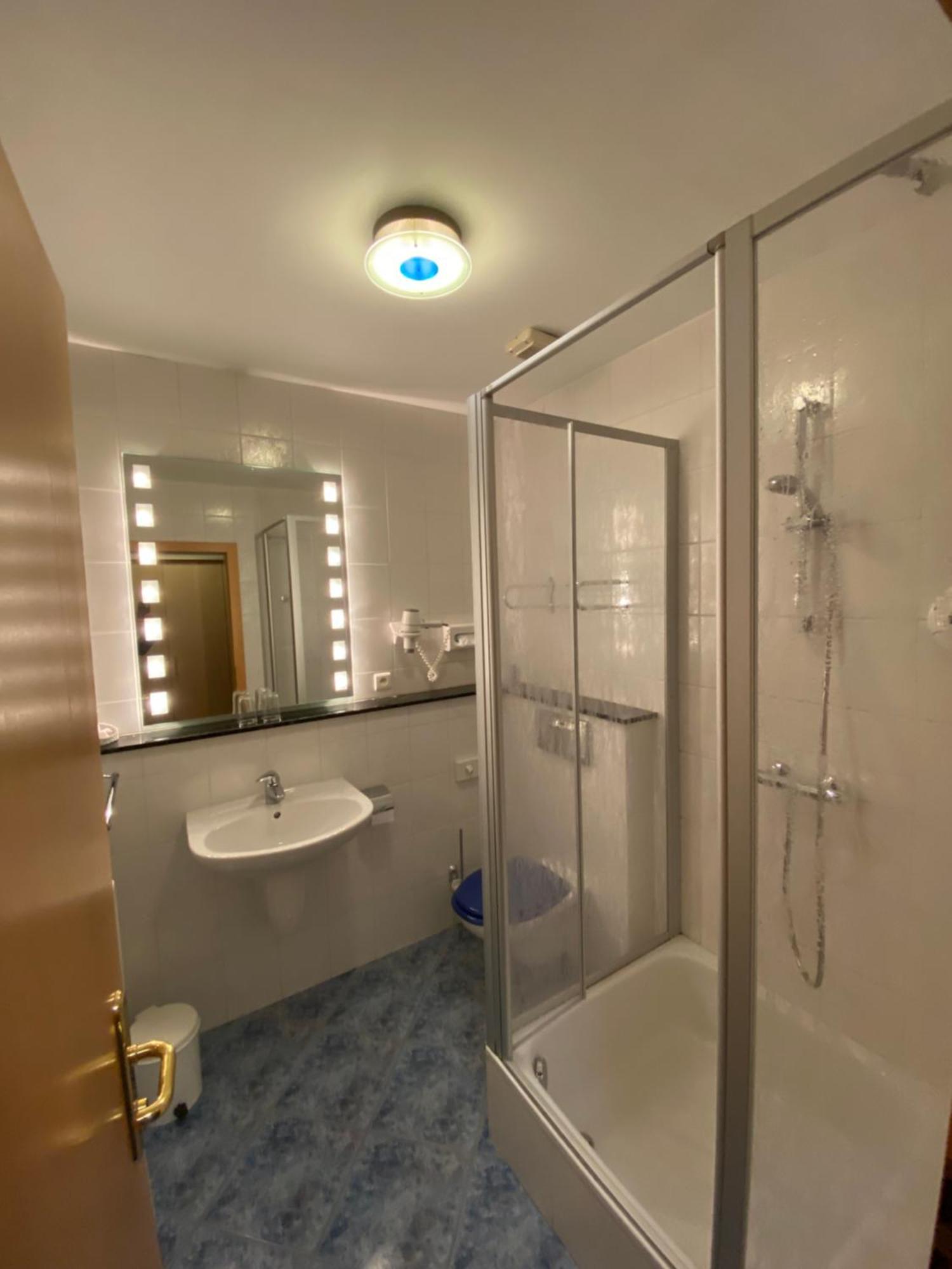 Hotel Altitude บวร์ก-รอยลานด์ ภายนอก รูปภาพ